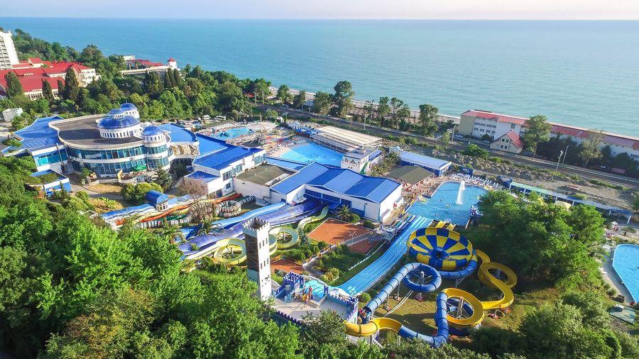 Панорама курортного комплекса «АкваЛоо» и аквапарка с высоты — фото 7